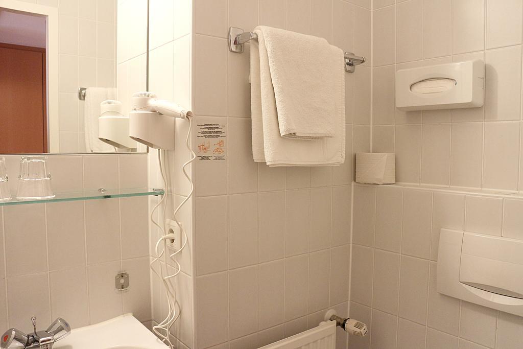 Europahaus Wien Bagian luar foto