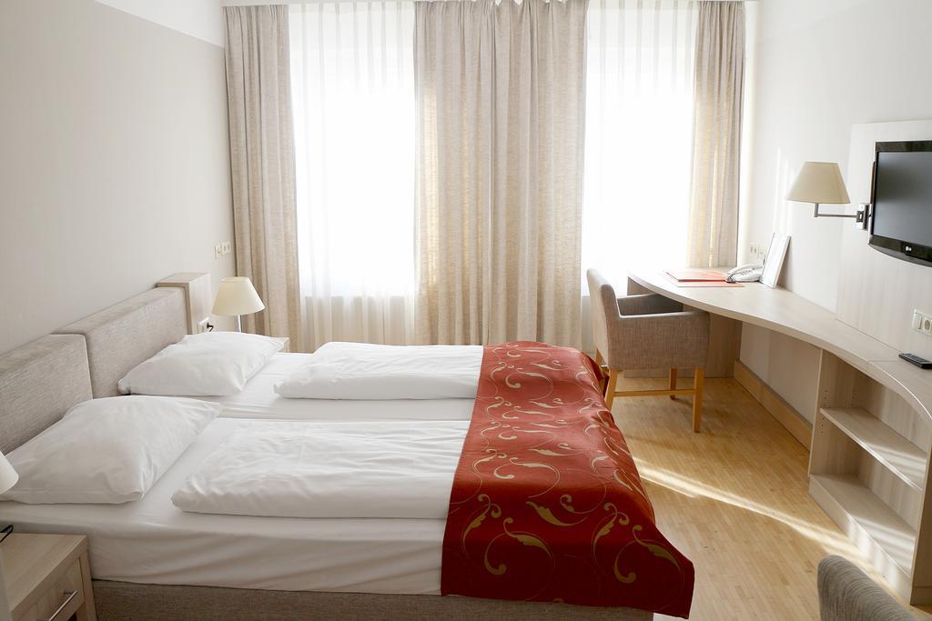 Europahaus Wien Bagian luar foto