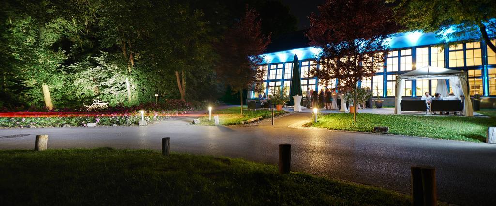 Europahaus Wien Bagian luar foto